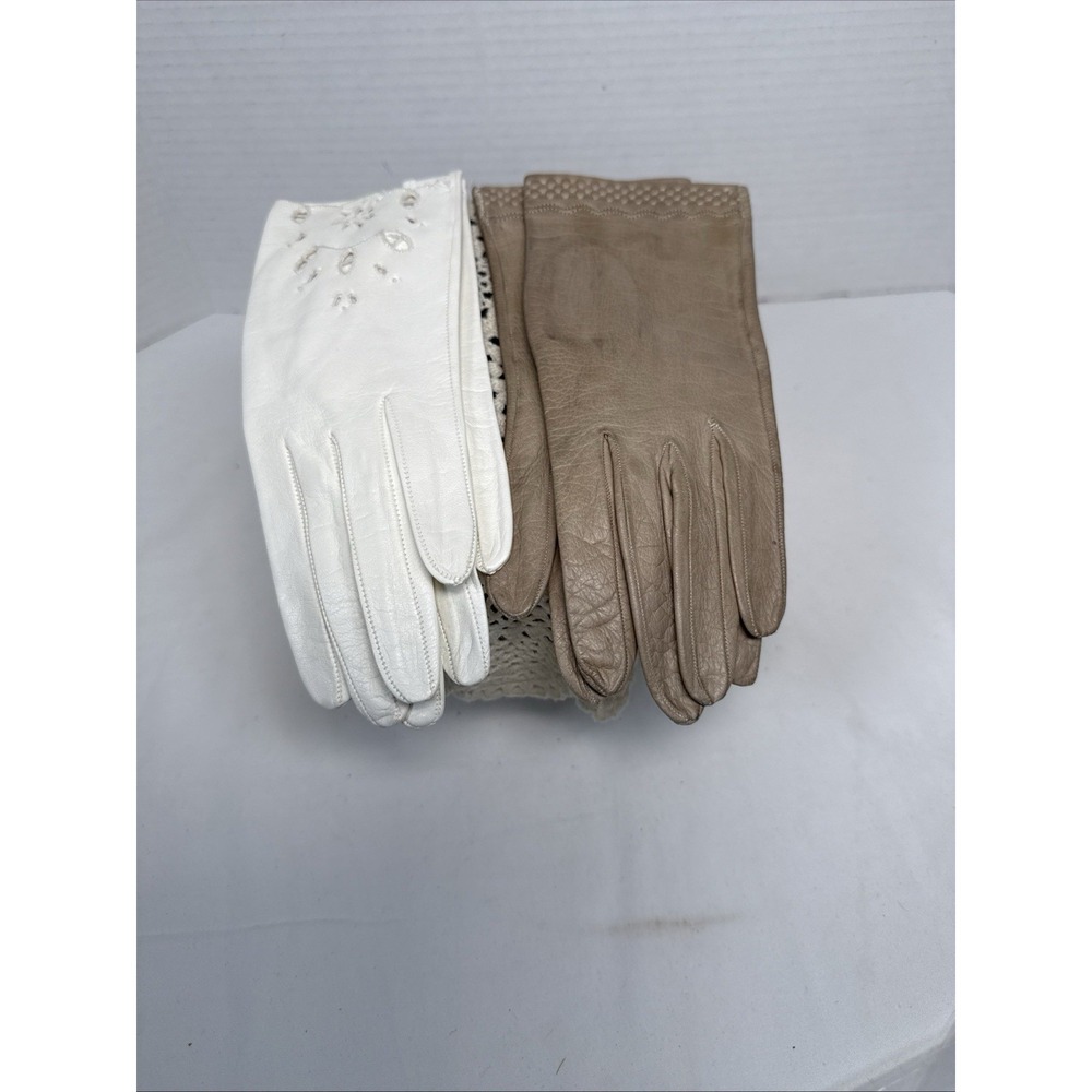 UN-Branded Vintage Women/Girls  Leather Gloves. XS/SM White & Tan W-Not Worn.